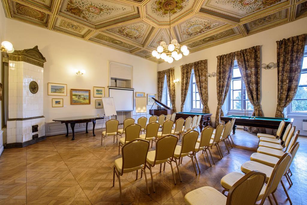 Chateau Hostacov Hotel Buitenkant foto