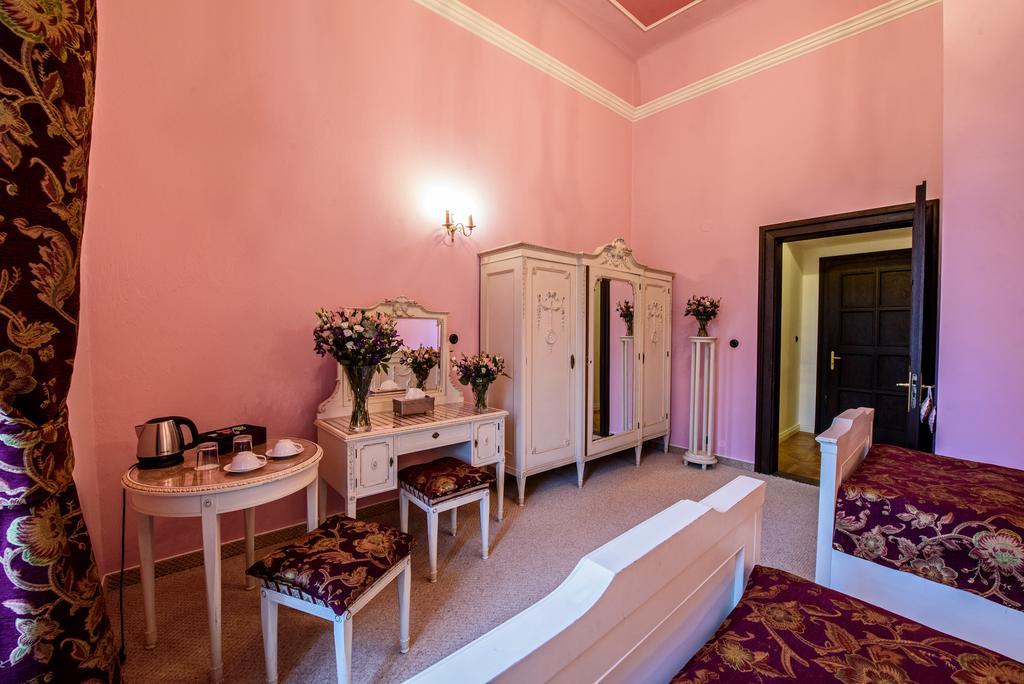 Chateau Hostacov Hotel Kamer foto