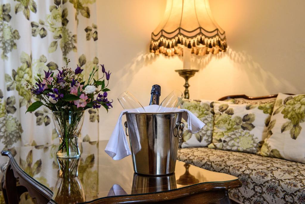 Chateau Hostacov Hotel Buitenkant foto