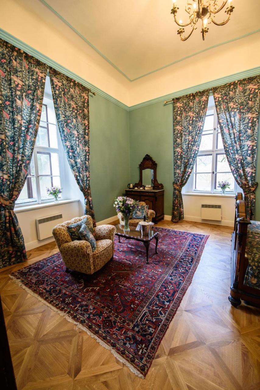 Chateau Hostacov Hotel Buitenkant foto